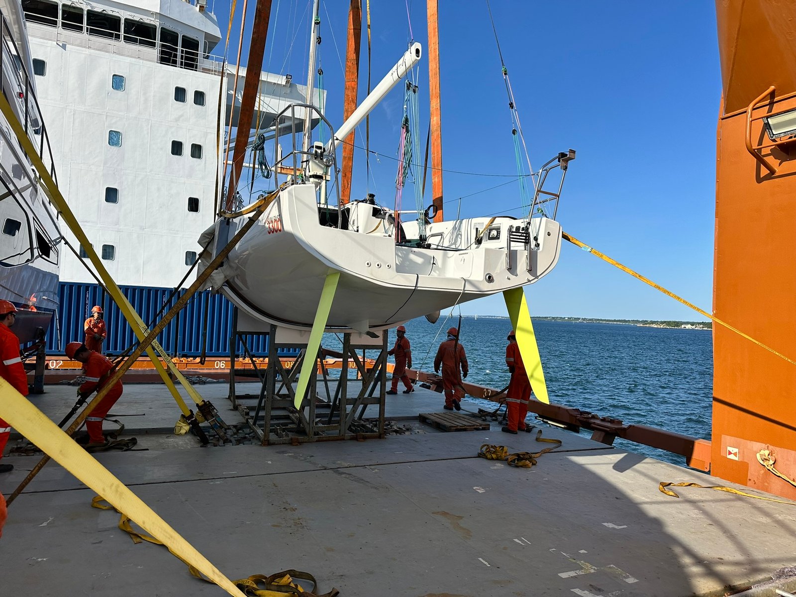 Stratos lifted from the Sevenstar deck — Newport, RI